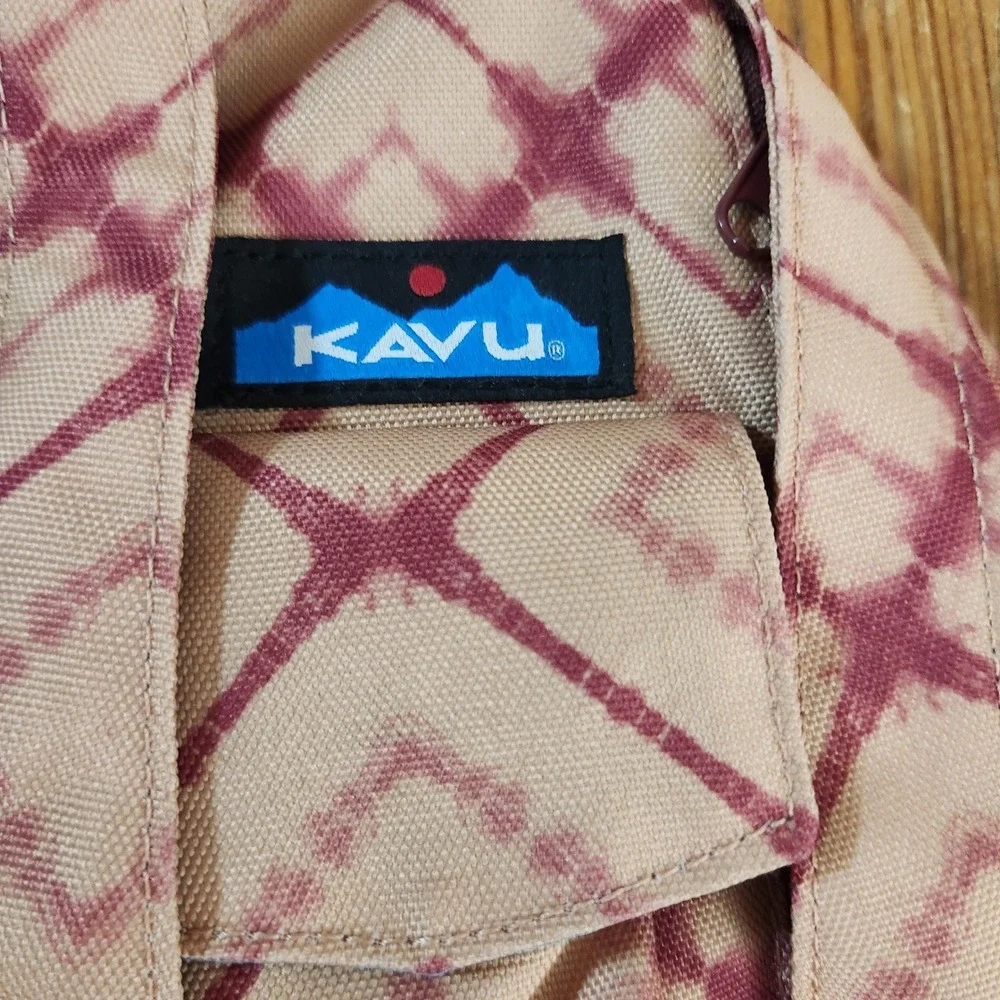 Kavu Rope‎ Sling Bag Meadow Dye Backpack Travel Hiking EUC Beige Pockets